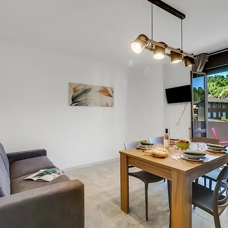 La Dolce Laveno, Balcony Apartment With A/C - Happy Rentals Laveno-Mombello