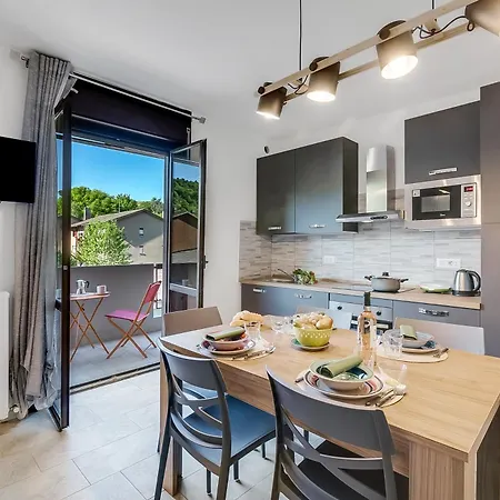 La Dolce Laveno, Balcony Apartment With A/C - Happy Rentals Apartment Laveno-Mombello